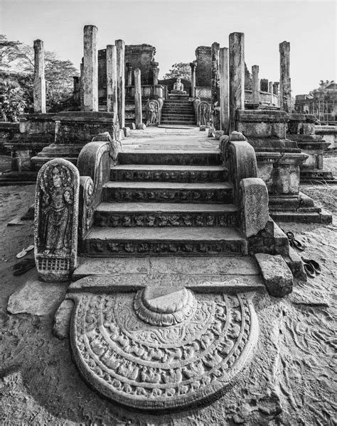 Polonnaruwa House Of A Holy Relic Sri Lanka Polonnaruwa Sri Lanka
