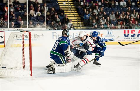 T-BIRDS CAN'T OVERCOME EARLY COMETS CHARGE | Springfield Thunderbirds