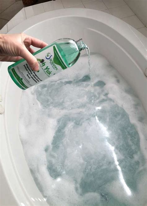 Simple Bathtub Cleaning Tips For Totally Gunky Tubs