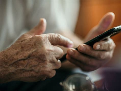 Best Iphones For Seniors In 2023 Australia Amaysim