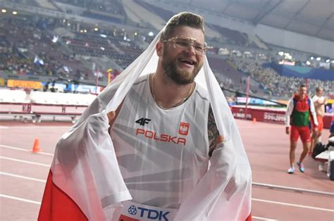 Podczas ostatnich mistrzostw polski lekkoatleta wyrwał złoty medal. Znany Polski sportowiec otwiera kanał na Twitchu i ...