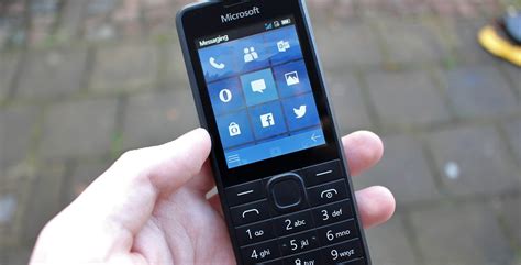 Check Out The Microsoft Feature Phone That Never Was