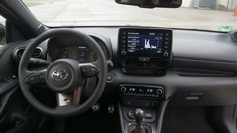Learn more about the 2021 toyota hot hatch. Toyota GR Yaris Fahrbericht neue Generation 2021 - WRC für ...