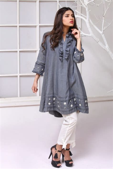 Assignment new design pic : Latest Women Kurta Styles Designs 2018-19 by Change Kurta ...
