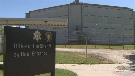 Employees Inmates At Clayton County Jail Say Freezing Weekend Weather