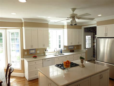 Add crown molding to kitchen cabinets clan. 16 Samples Of Kitchen Molding - Custom Ideas For Your ...