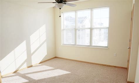 Located on the isthmus of madison, palisade apartments are your student living solution! Stone Creek Gardens - West Side Madison Apartments ...