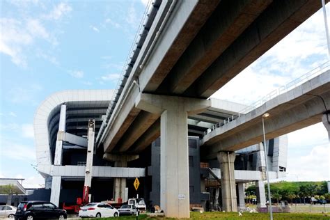 Putra heights lrt station is a part of the lrt extention project (lep) aimed to expand the routes of the lrt line across the klang valley. Putra Heights LRT Station - klia2.info