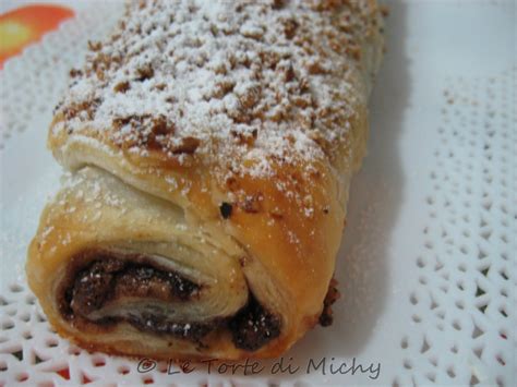 Nutella 8 cucchiaini • 530 kcal. Rotolo di pasta sfoglia alla nutella e nocciole - Le Torte ...