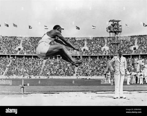 1936 Berlin Olympics 1936 Jesse Owens Hi Res Stock Photography And