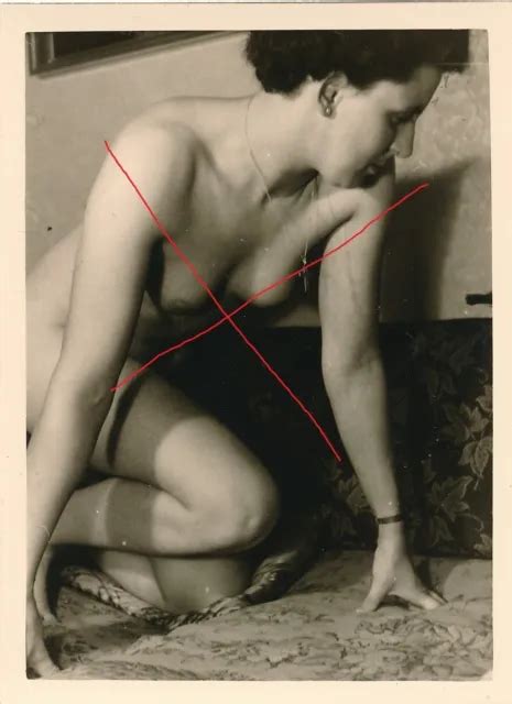 50112 PHOTO BEAUTIFUL Nude Woman Erotic Bosoms Around 1960 Vintage