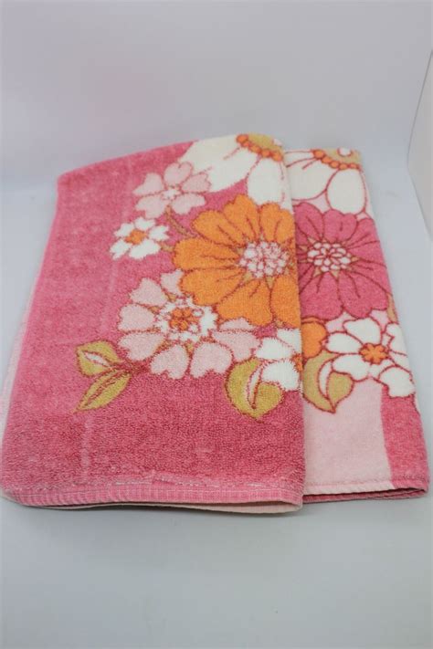 Set Of 2 Vintage Terry Cloth Bath Hand Towelsretropinks And Etsy In