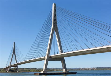 Cable Stayed Bridge Definition And Meaning Collins English Dictionary