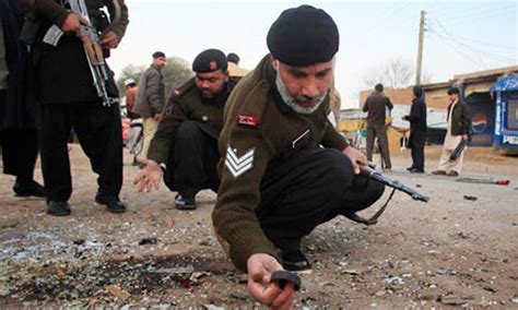 پشاور دھماکے میں ایک پولیس اہلکار ہلاک Pakistan Dawn News