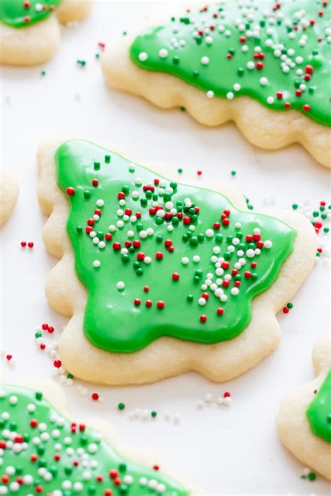 This 4 ingredient christmas cookies recipe is awesome in taste and is beautiful in appearance. Perfect Frosted Sugar Cookies - Wholefully