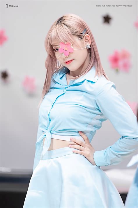 Lua (Weki Meki) Image #235105 - Asiachan KPOP Image Board