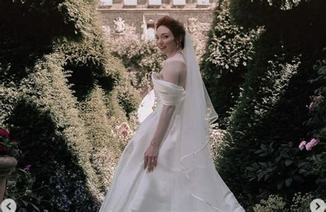 Poldark Star Eleanor Tomlinson Stuns In Strapless White Dress By Pronovias As She Marries Rugby