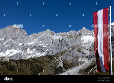 Mountain Range In The Austrian Tourist Region Dachstein Stock Photo Alamy
