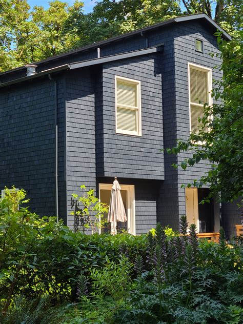 Going Black With Benjamin Moore Soot Cottage Exterior Exterior House