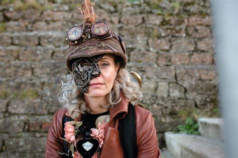 how to dress like a steampunk the simple things