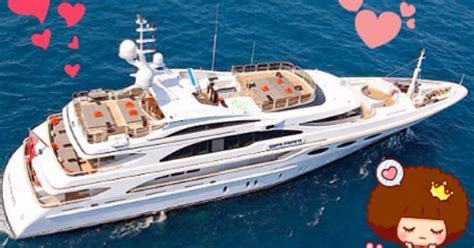 A Feast For The Eyes Kimora Lee Simmons Gets A Yacht As 39th Birthday Present