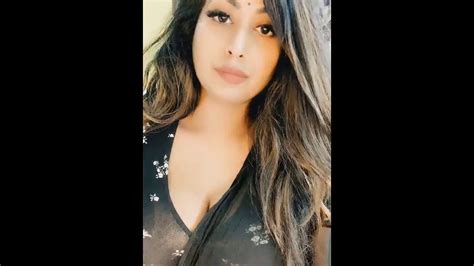 Bhabhi Teasing In Saree Sexy Big Boobs Indian Girl Bigo Live Cam