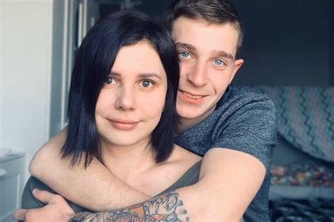 35 Year Old Pregnant Russian Influencer Marries Her 20 Year Old Stepson After Divorcing His Dad