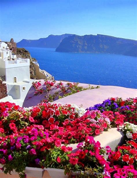 The Beauty Of Santorini Greece Santorini Greece Beautiful Places To