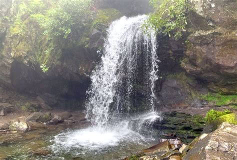 7 Great Smoky Mountains Waterfalls To Explore The Glovetrotters