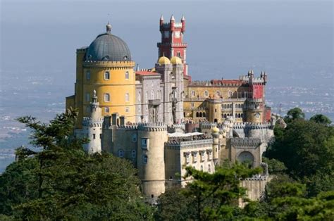 Португалия — небольшая страна отличающаяся потрясающим географическим разнообразием. Сказочный дворец Пена в Синтре, Португалия | Путешествие ...