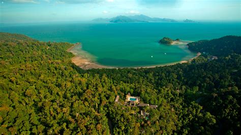 On the north coast, tanjung rhu is one of langkawi's wider and better beaches, fronted by magnificent limestone stacks that bend the the water is shallow, and at low tide you can walk across the sandbank to the neighbouring islands (except during the monsoon season). Four Seasons Langkawi - Luxury Hotel In Langkawi | Jacada ...