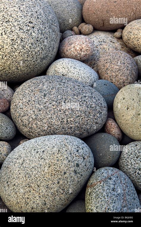 Round Stones Rocks Hi Res Stock Photography And Images Alamy