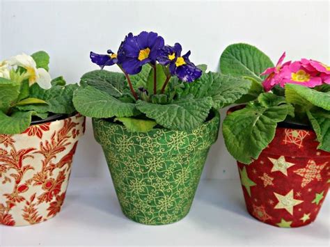 How To Make Pretty Fabric Covered Flowerpots Diy Flower Pots