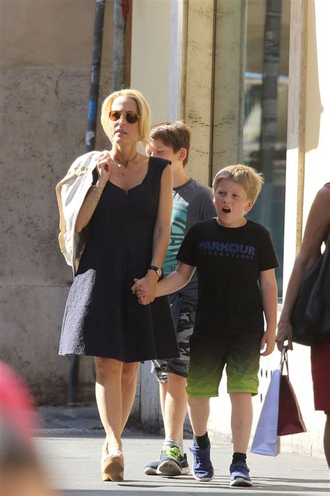 Gillian anderson is an american actress. 1150 best gillian anderson images on Pinterest | Gillian anderson, Fandom and Fandoms