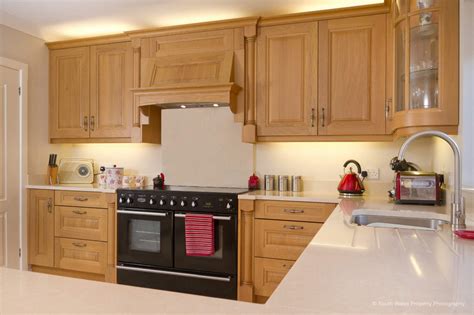 Great savings & free delivery / collection on many items. TRADITIONAL OAK KITCHEN WITH RAISED AND FIELDED DOORS
