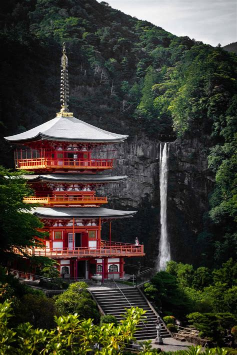 12 Famous Japanese Waterfalls You Have To See To Believe