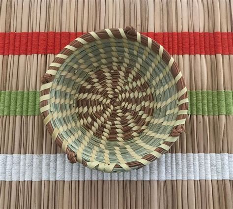 Small Charleston Sweetgrass Basket With Pine Knot Accents Etsy