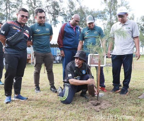 Bersukan Sambil Tanam Pokok Fikrah Pahang