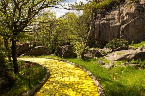 Inside The Formerly Abandoned “wizard Of Oz” Theme Park