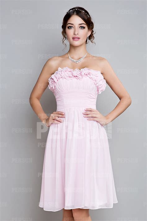 Robe rose pastel longue, sans manches, boutons de nacre sur le devant. Robe cocktail rose courte empire avec fleurs fait-main ...