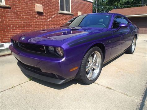 Sell Used 2010 Dodge Challenger Rt Plum Crazy Purple Classic Coupe