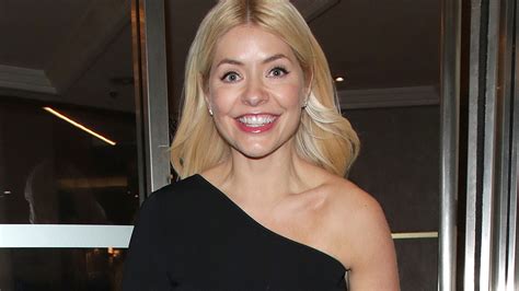 Holly Willoughbys New Years Eve Dress Will Blow You Away Trendradars