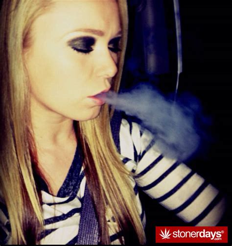 Sexy Morning Stoners Stoner Pictures Sexy Girls Smoking