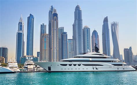 5 Amazing Types Of Yacht Cruises In Dubai Marina Mybayut