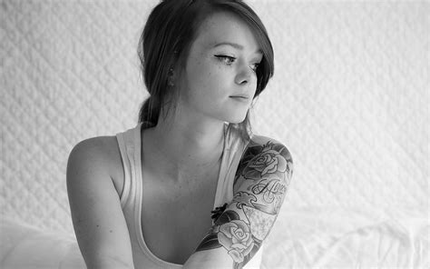 Woman Sitting On Bed With Tattoo On Shoulder Hd Wallpaper Wallpaper Flare