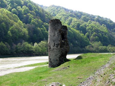 Alege printre cele mai bune oferte cazare pentru cazare in valea oltului. Salvează-ţi trecutul! Salvează monumentul!: Turnul Spart ...
