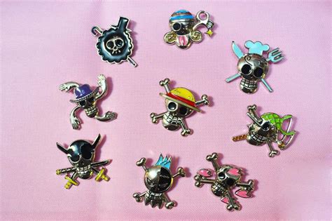 One Piece Badge 9pcs Brooches Anime Metal Pins Buttons Men Women