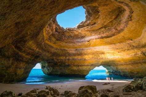 Морская пещера в Алгарве Португалия