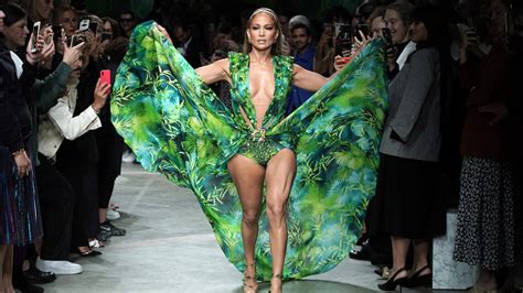 Jennifer Lopezs Grammys Dress An Iconic Fashion Moment Explained