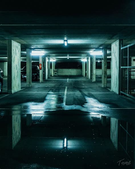 Parking Lot At Night Pictures Minimalistisches Interieur
